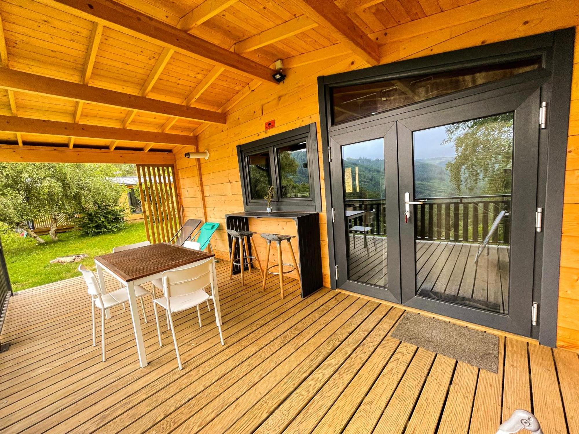 Chalet Nature Sur La Vallee De La Truyere Neuveglise Exterior photo